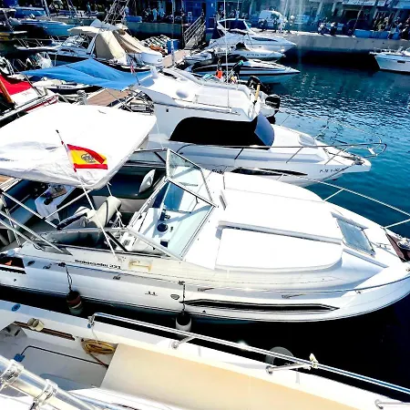 Barco Sihnny - Puerto Colón Costa Adeje (Tenerife)