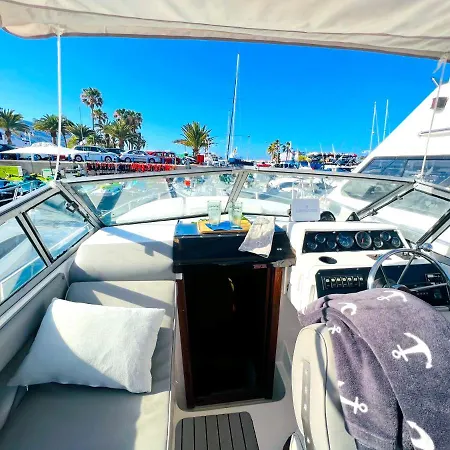 Barco Sihnny - Puerto Colón Hotel en barco Costa Adeje (Tenerife)